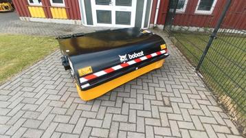 Bobcat veegborstel met opvangbak 72 inch  beschikbaar voor biedingen