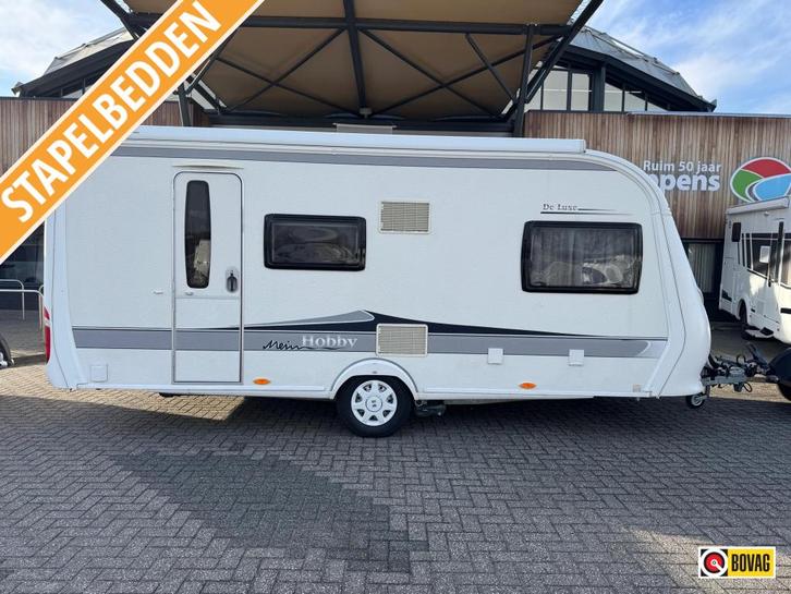 Hobby De Luxe 490 KMF, Caravanes & Camping, Caravanes, jusqu'à 6, 1000 - 1250 kg, Siège de train, Hobby, 5 à 6 mètres, Porte-vélos