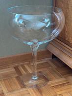 Nouveau vase décoratif en verre sur une base haute, Neuf, Moins de 50 cm, Autres couleurs, Verre