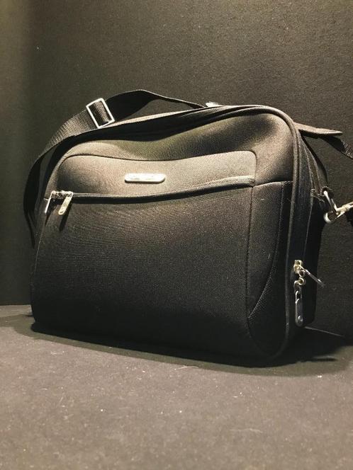Carlton reistas, Handtassen en Accessoires, Tassen | Reistassen en Weekendtassen, Zo goed als nieuw, Zwart, 40 tot 60 cm, 20 tot 30 cm