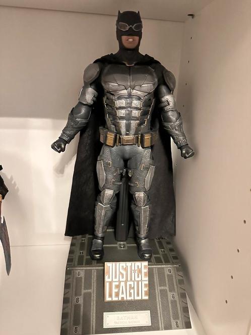 Batman Ben Affleck Justice League Hot Toys MMS432 exclusive, Collections, Cinéma & Télévision, Film, Enlèvement ou Envoi