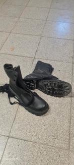 Chaussures de combat ABL, Enlèvement