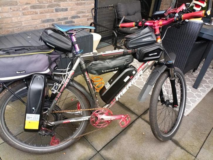 Merida speciale ebike 3 batterijen 60Ah. 300km zonder laden, Fietsen en Brommers, Elektrische fietsen, Zo goed als nieuw, Ophalen of Verzenden