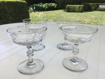 Set van 4 Kristallen Champagnecoupes.  Set/4 € beschikbaar voor biedingen