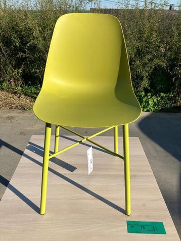 Chaise DIXIE de couleur verte beschikbaar voor biedingen