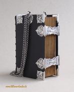 Antieke BIJBEL STATENBIJBEL (1758) 8 HOEKEN + DRAAGKETTING!, Antiek en Kunst, Ophalen of Verzenden, Bijbel Statenbijbel