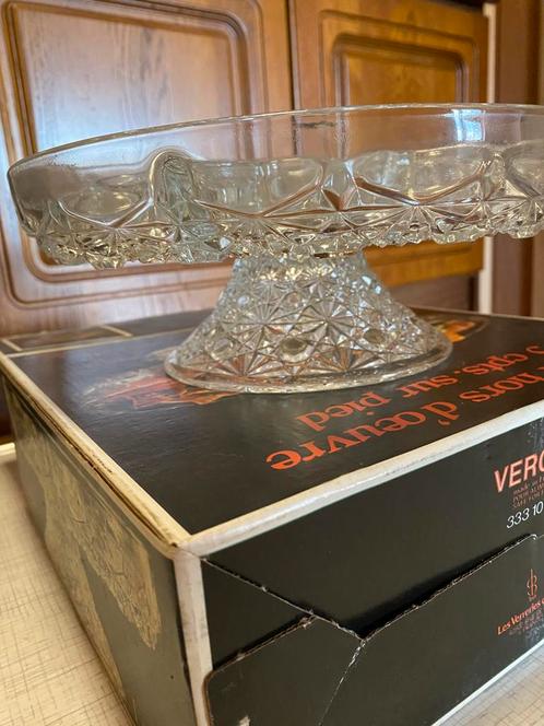 Aperitiefschaal van gebeiteld glas, Huis en Inrichting, Woonaccessoires | Schalen en Manden, Nieuw, Rond, Glas, Ophalen