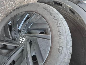 Zomerbanden 235/60 R18 hankook ventus S1 evo3 beschikbaar voor biedingen