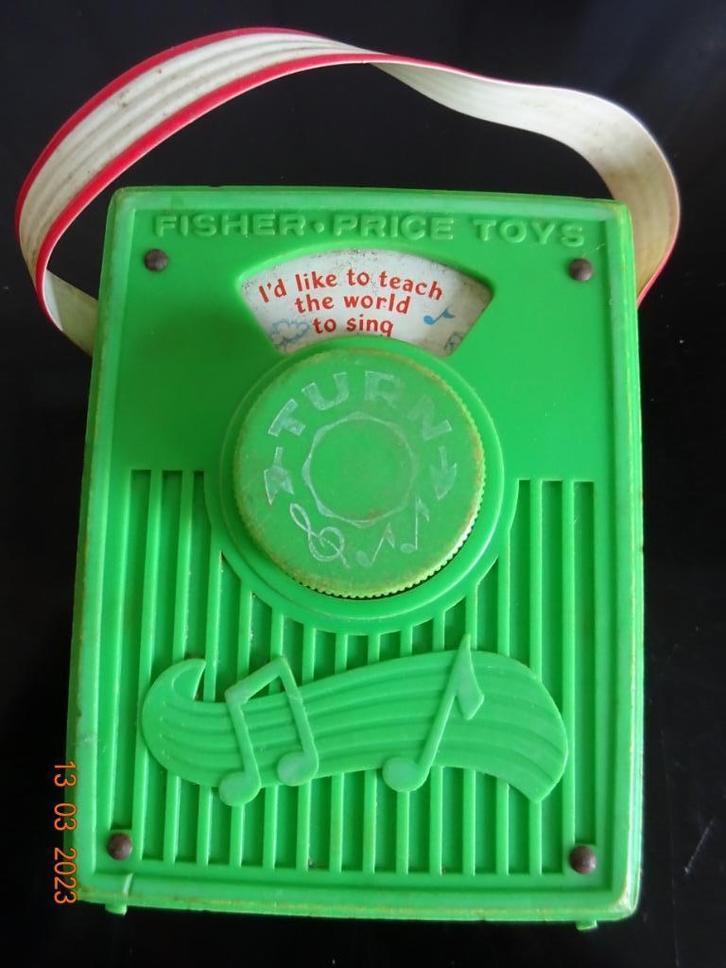 FISHER PRICE MUSIC BOX POCKET RADIO #766 "TEACH THE WORLD, Kinderen en Baby's, Speelgoed | Fisher-Price, Ophalen of Verzenden