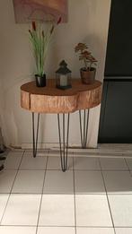 Eiken tafeltje met ijzeren poten, Huis en Inrichting, Tafels | Sidetables, Ophalen