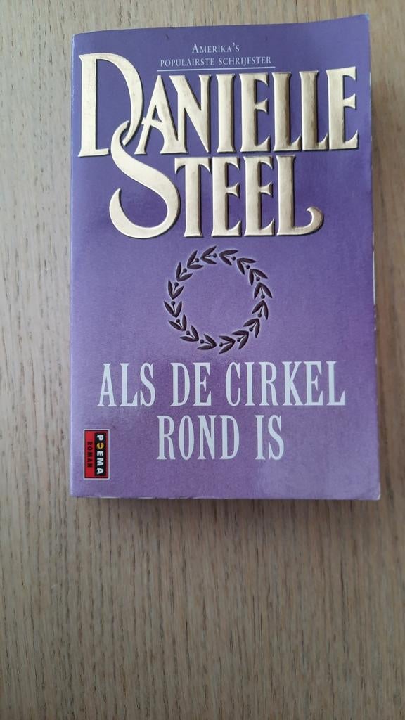 Danielle Steel - Als de cirkel rond is, Boeken, Ophalen of Verzenden, Gelezen, Danielle Steel