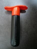 Wijnpomp Le Creuset, Ophalen, Zo goed als nieuw