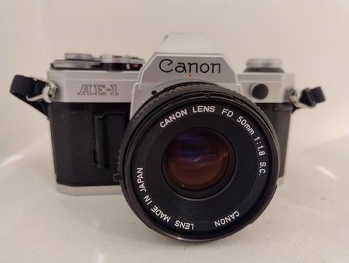 Canon AE1 Camera met een 50mm 1:1.8 S.C. lens en draagriem, Audio, Tv en Foto, Fotocamera's Analoog, Zo goed als nieuw, Spiegelreflex