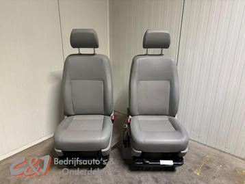 Voorstoelen links + rechts van een Volkswagen Transporter beschikbaar voor biedingen