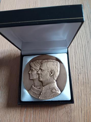 Bronzen muntstuk 60 jarig huwelijk beschikbaar voor biedingen