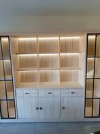 Zeer mooie en moderne wandkast zeer gerieflijk., Huis en Inrichting, Kasten | Boekenkasten, Ophalen, Zo goed als nieuw