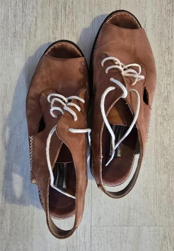 Damessandalen suede 40 beschikbaar voor biedingen