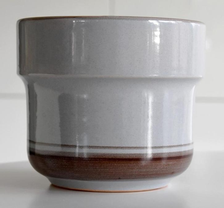 Bloempot grijs, Tuin en Terras, Bloempotten, Zo goed als nieuw, Aardewerk, Binnen, Minder dan 40 cm, Minder dan 25 cm, Rond, Ophalen