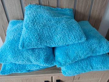 5 kussens (blauw) 35x35cm beschikbaar voor biedingen