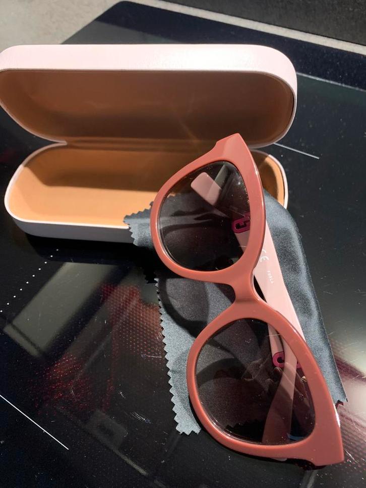 Lunettes de soleil Furla, Bijoux, Sacs & Beauté, Lunettes de Soleil & Lunettes | Femmes, Comme neuf, Lunettes, Enlèvement ou Envoi
