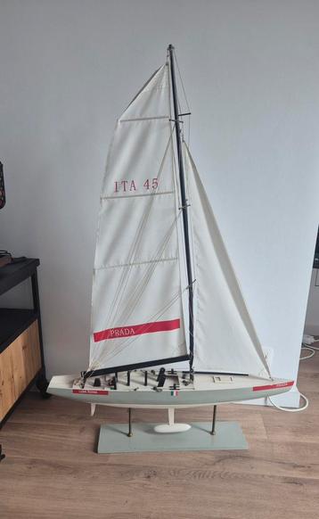 Maquette bateau Prada, Enlèvement, Comme neuf