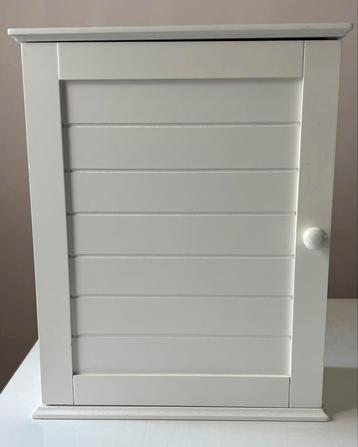 Wit houten kastje NIEUW beschikbaar voor biedingen