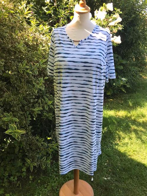 M50 wit/blauw gestreept T-shirtkleedje E5 mode, Vêtements | Femmes, Grandes tailles, Comme neuf, Blanc, Enlèvement ou Envoi