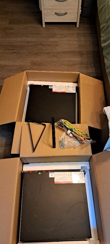 Thuisbatterij Pylontech, Doe-het-zelf en Bouw, Zonnepanelen en Toebehoren, Gebruikt, Compleet systeem, Minder dan 100 wattpiek