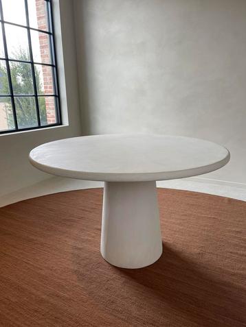 MORTEX tafel rond - nieuw - 120 x 120 cm beschikbaar voor biedingen