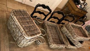 Picknick manden in riet beschikbaar voor biedingen