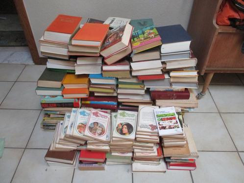 Boeken, veel boeken, heel veel boeken, Boeken, Stock en Verzamelingen, Zo goed als nieuw, Ophalen