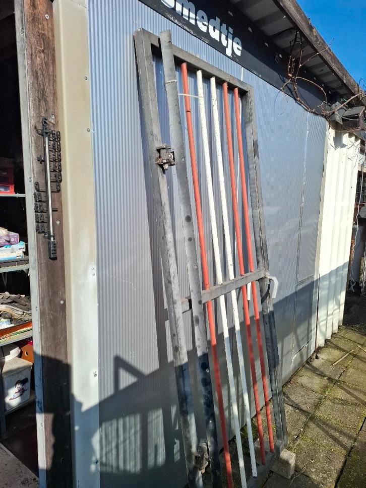 Zware ijzeren poorten en 1 degelijke zware tuinpoort, Tuin en Terras, Tuinpoorten, Gebruikt, IJzer, 200 cm of meer, Minder dan 100 cm