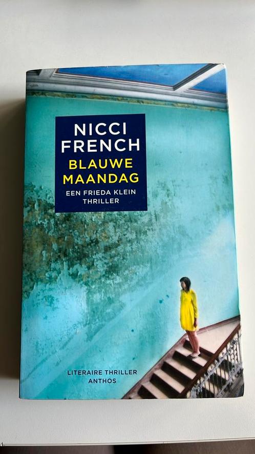 Nicci French - Blauwe maandag, Livres, Thrillers, Enlèvement ou Envoi