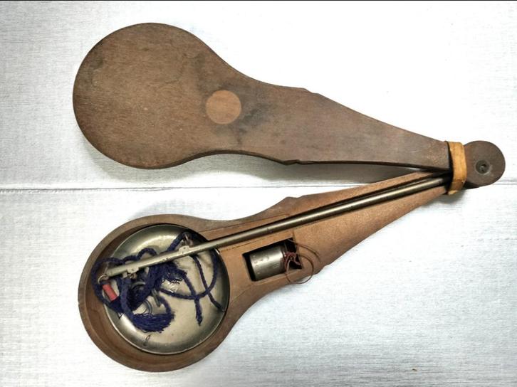 Oude Japanse weegschaal in houten kist, Antiek en Kunst, Curiosa en Brocante, Ophalen of Verzenden