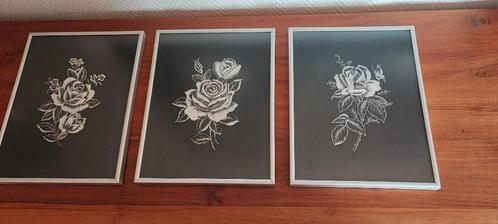 drie alluminium kaders met uitgekraste zilveren rozen, Huis en Inrichting, Woonaccessoires | Wanddecoraties, Zo goed als nieuw