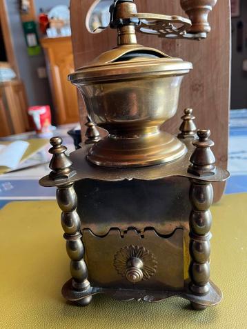 Geel koperen koffiemolen, Ophalen of Verzenden
