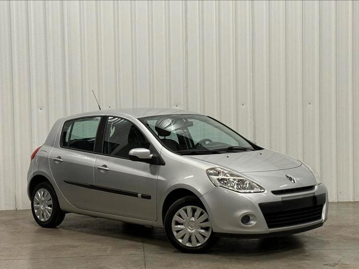 - Renault Clio - 1.2 Benzine - 85.000km - Airco - BJ 2010, Auto's, Renault, Bedrijf, Te koop, Clio, ABS, Airbags, Airconditioning
