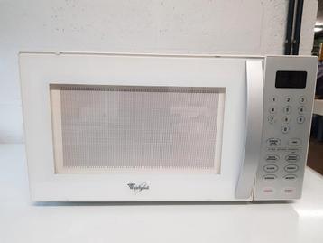 Grand four micro-ondes Whirlpool 30L