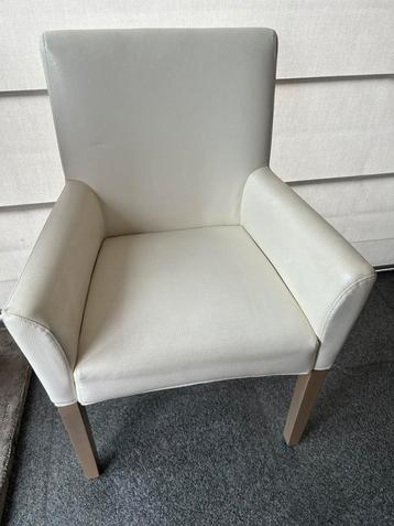 Set van 8 leder look witte stoelen beschikbaar voor biedingen