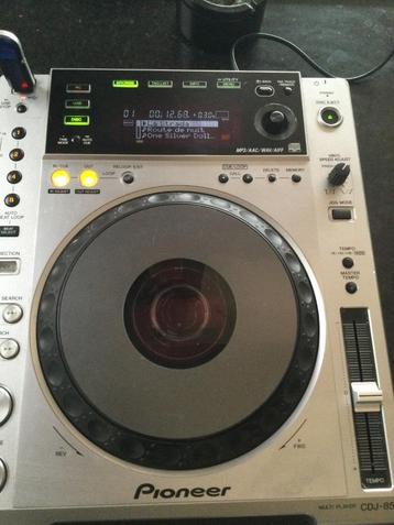 PIONEER CDJ 850 usb  AVEC PROTECTION PLEXI / flight option beschikbaar voor biedingen