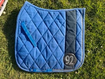 Zadeldoek full dressuur beschikbaar voor biedingen