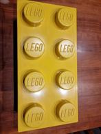 Lego Display Giant brick 2x4 - GEEL, Ophalen of Verzenden, Zo goed als nieuw, Lego