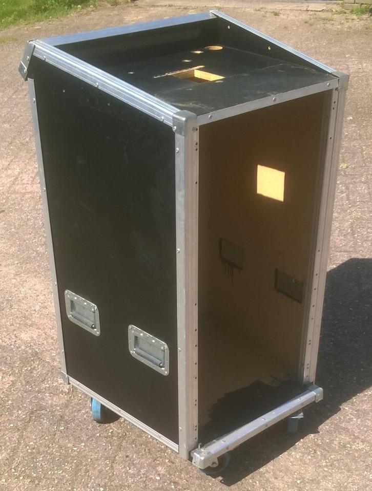 DJ-Booth op wielen 19 inch 20HE tbv apparatuur, Muziek en Instrumenten, Behuizingen en Koffers, Gebruikt, Speaker of Versterker