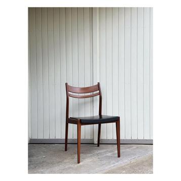 Set (8) Vintage 1970s eetkamerstoelen beschikbaar voor biedingen