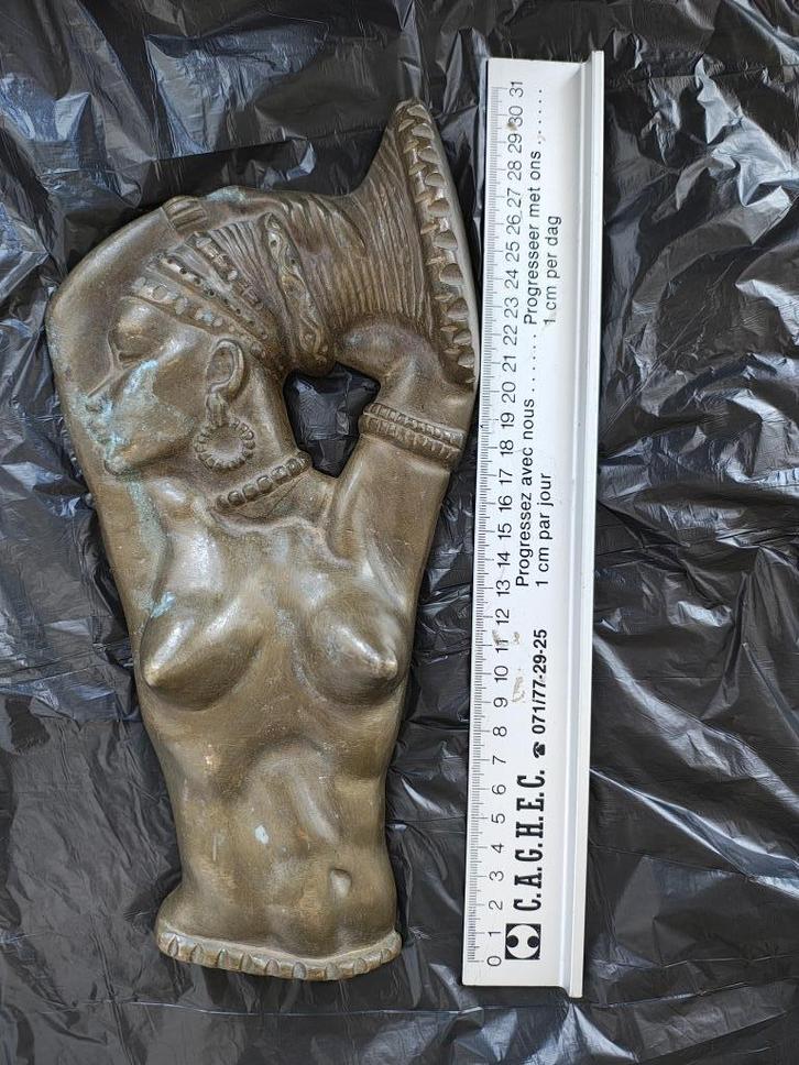 Vrouwelijke Mangbetu naakte borsten bronzen kunstsculptuur?, Antiek en Kunst, Kunst | Beelden en Houtsnijwerken, Verzenden