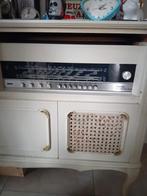 Oud radiomeubel met grammofoon, Ophalen