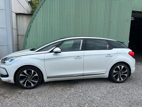 DS5 1.6 te koop. Benzine-lichtgrijs leren zetels-automaat, Auto's, DS, Particulier, DS 5, Achteruitrijcamera, Airconditioning