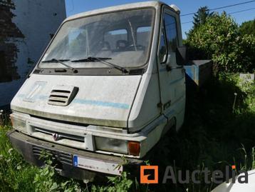 Renault Master B80 dump vrachtwagen beschikbaar voor biedingen