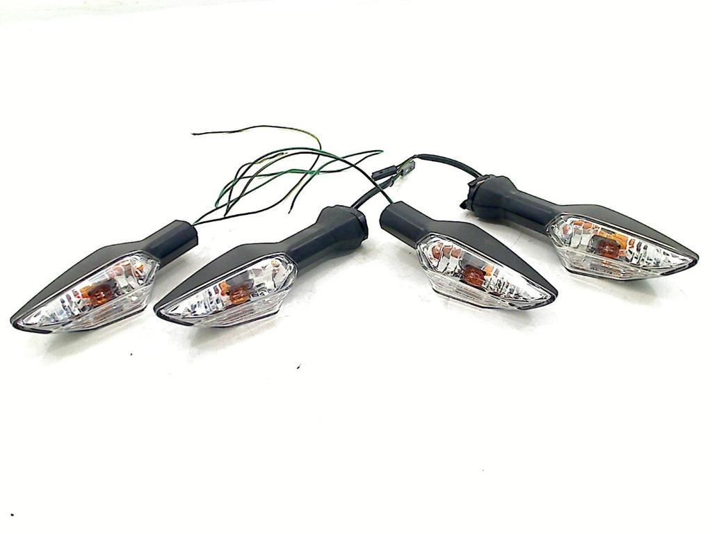 CLIGNOTANT SET Kawasaki Z 900 2020-2024 (Z900 ZR900), Motos, Dhr. S. di Majo, Utilisé, Info@cama-motorparts.nl, P.J. Troelstraweg 8 8
3144 CX  MAASSLUIS, NL