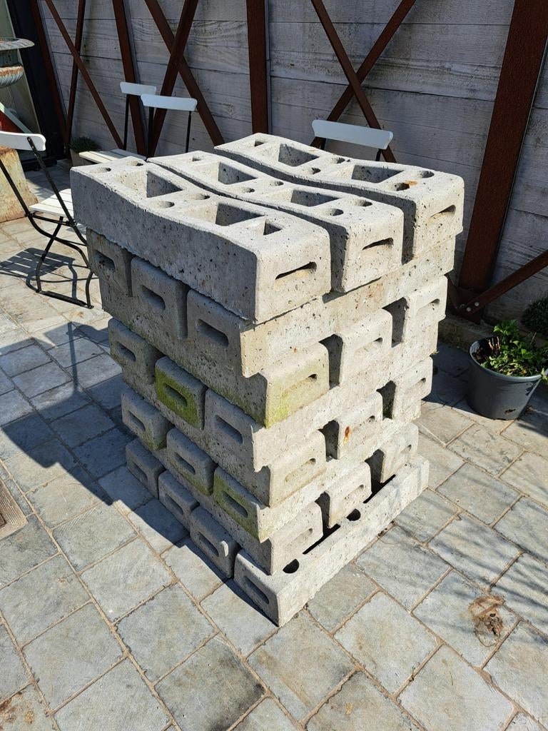 25 Bouwhekvoeten beton, Ophalen, Zo goed als nieuw